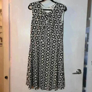 Wisp Black and White Fit and Flare Stretch Knee Length Sleeveless Dress 14